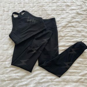 Soul by SoulCycle lightning bolt set